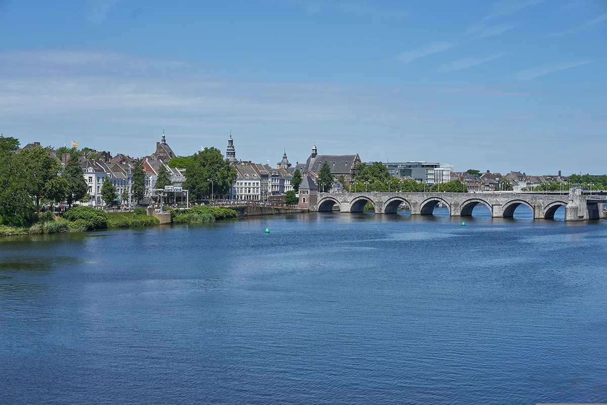 Maastricht kademuur onderzoek: is de stad veilig bij hoogwater?